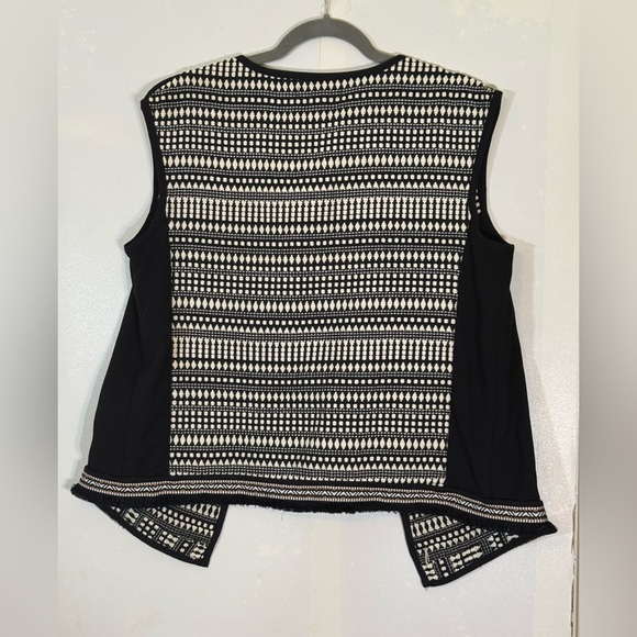 H&M Boho Tapestry Black White Patterned Fringe Vest | Size 8 - Picture 10 of 12